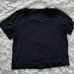 Lululemon Women’s Black Ultra soft Slouchy Tee - slightly Cropped T-Shirt - Sz 6